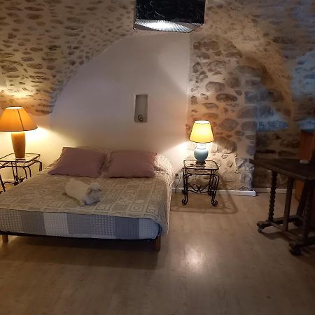 Chambres D'Hote Les Jardins De Prasseratヴァロン・ポン・ダルク エクステリア 写真